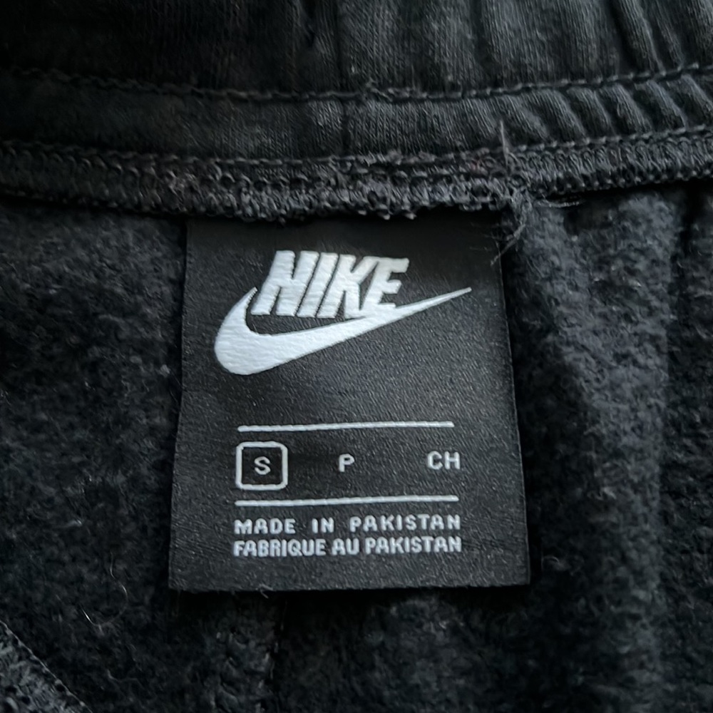 Nike black womens fleece sweatpants with cuff, size small - Picture 3 of 3